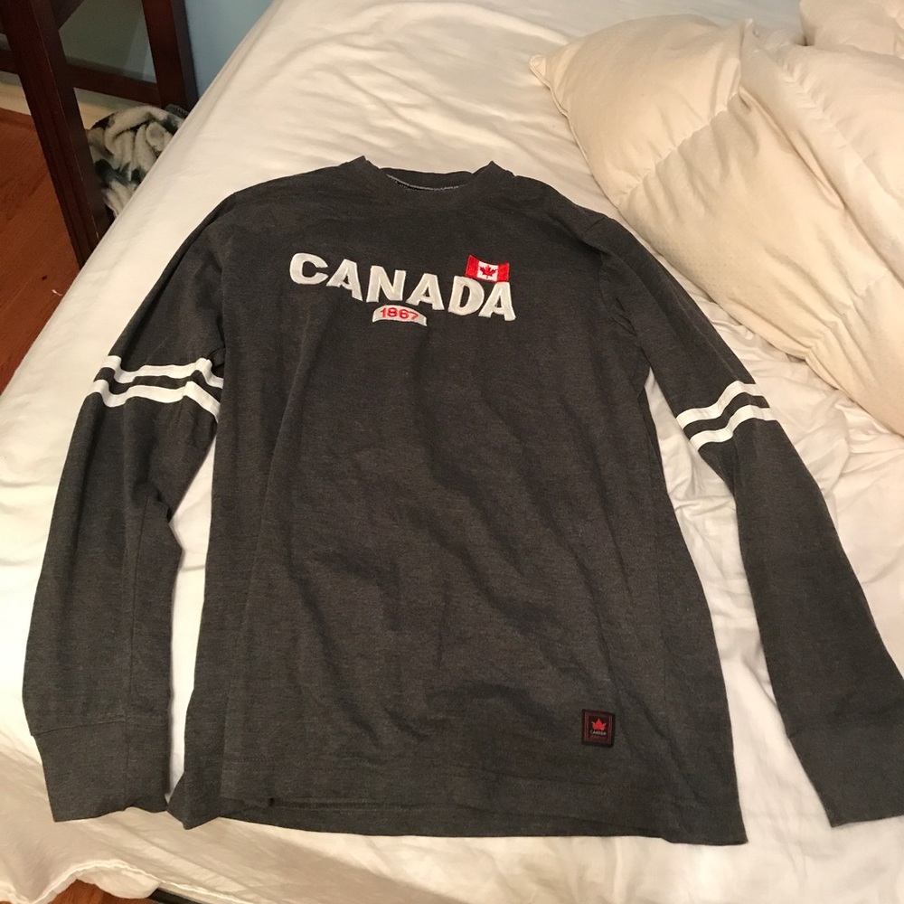 Long sleeve Canada shirt