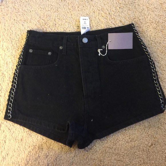 LF carmar side chain denim shorts - Picture 2 of 2