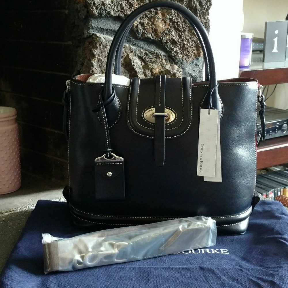 🍀SOLD🍀Dooney & Bourke Toscana Side Zip