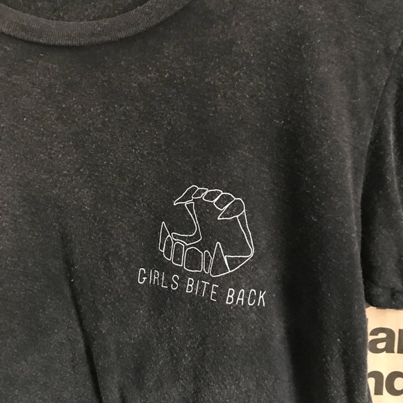 sold BRANDY MELVILLE / girls bite back crop - Picture 2 of 4