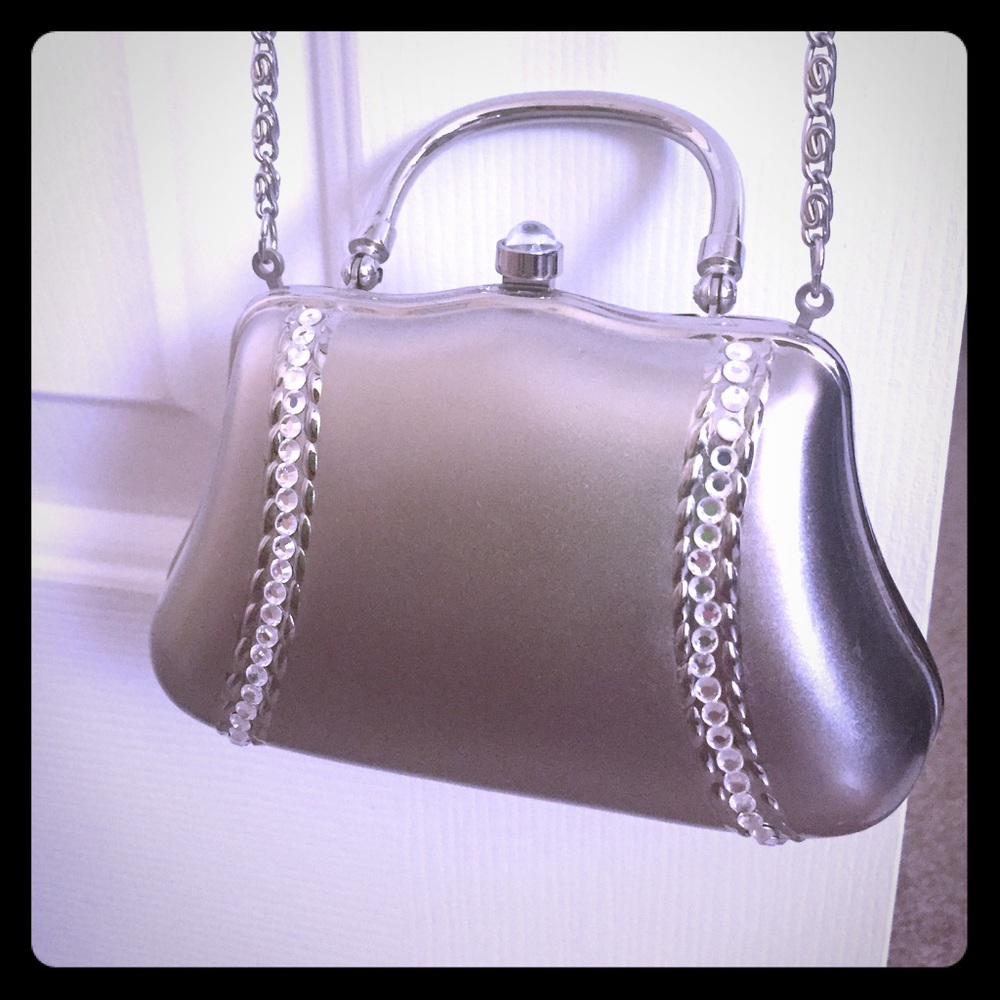 Metal special occasion purse ( Silver)