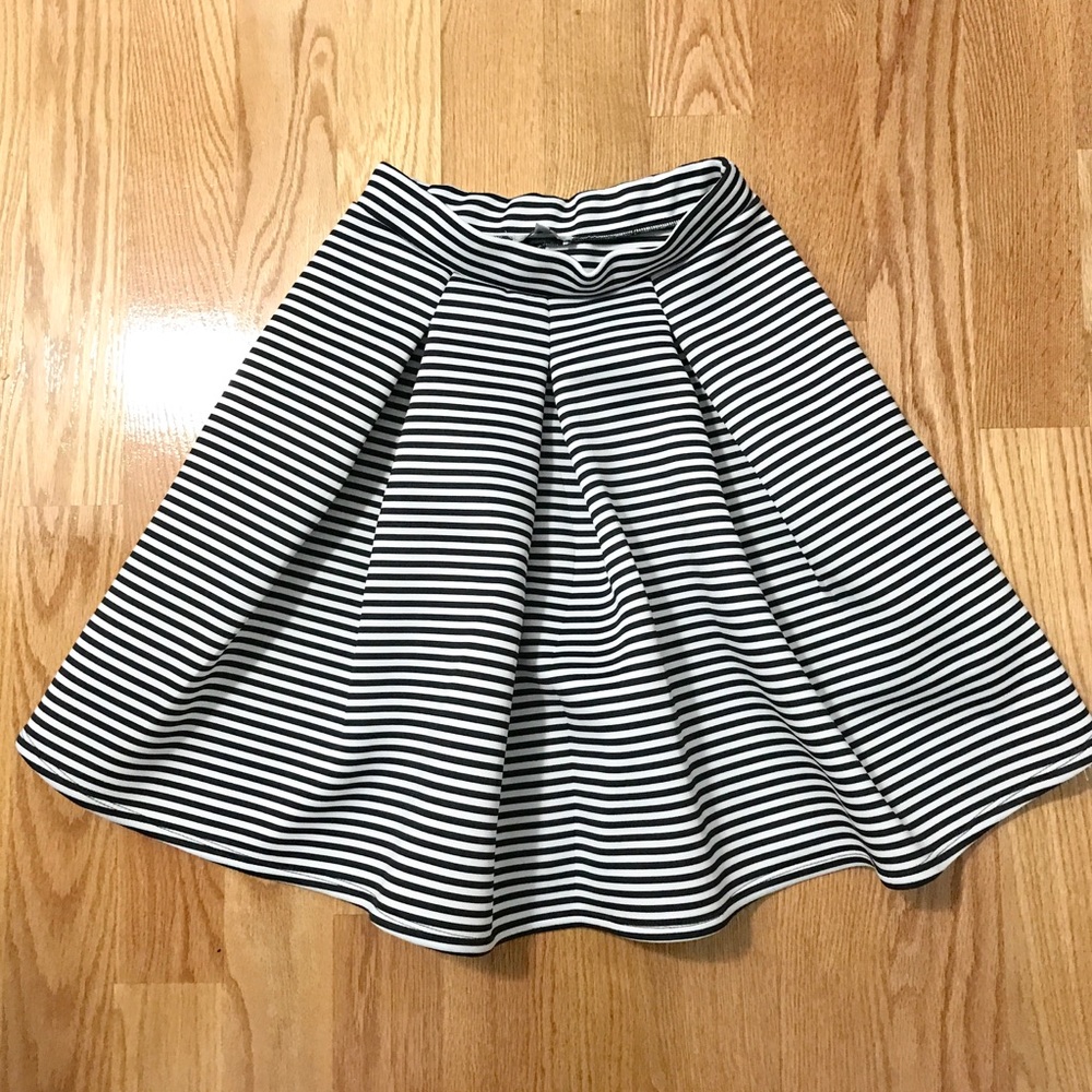 Black and white stripped skirt
