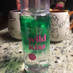 Victoria's Secret beauty rush wild kiss