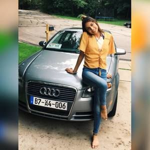 Meet your Posher, Celia