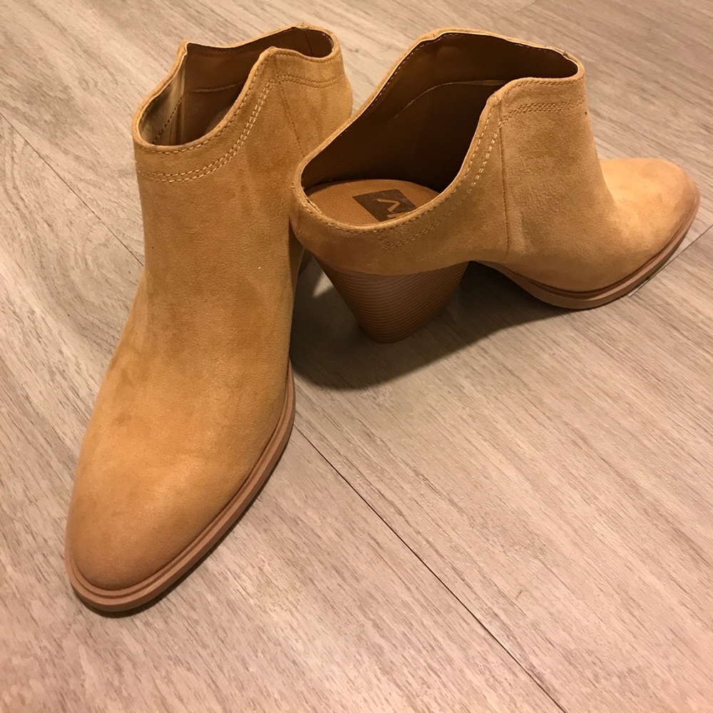 Dolce Vita tan booties 7.5 never worn