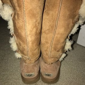 Tan bailey button uggs