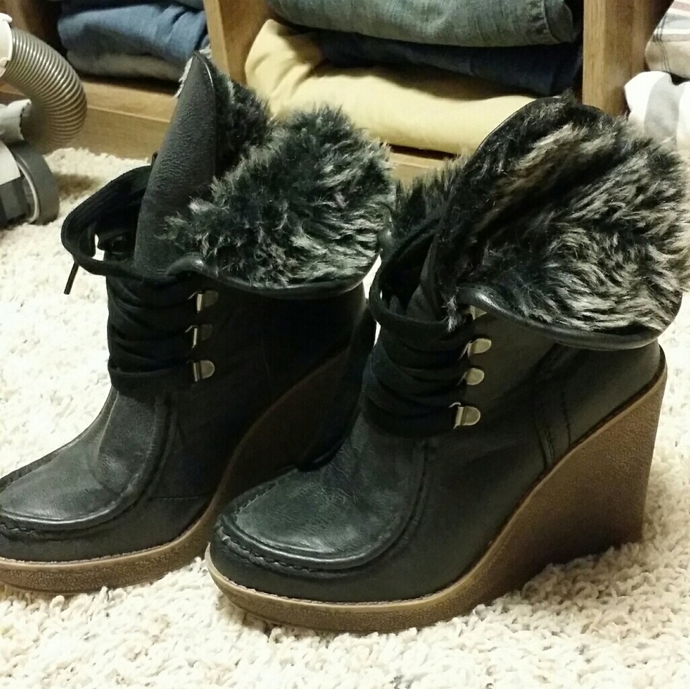 Fur boots