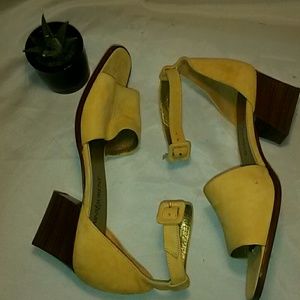 YSL Yves Saint Laurent shoes size 8 YSL Yves Saint Laurent shoes size 8