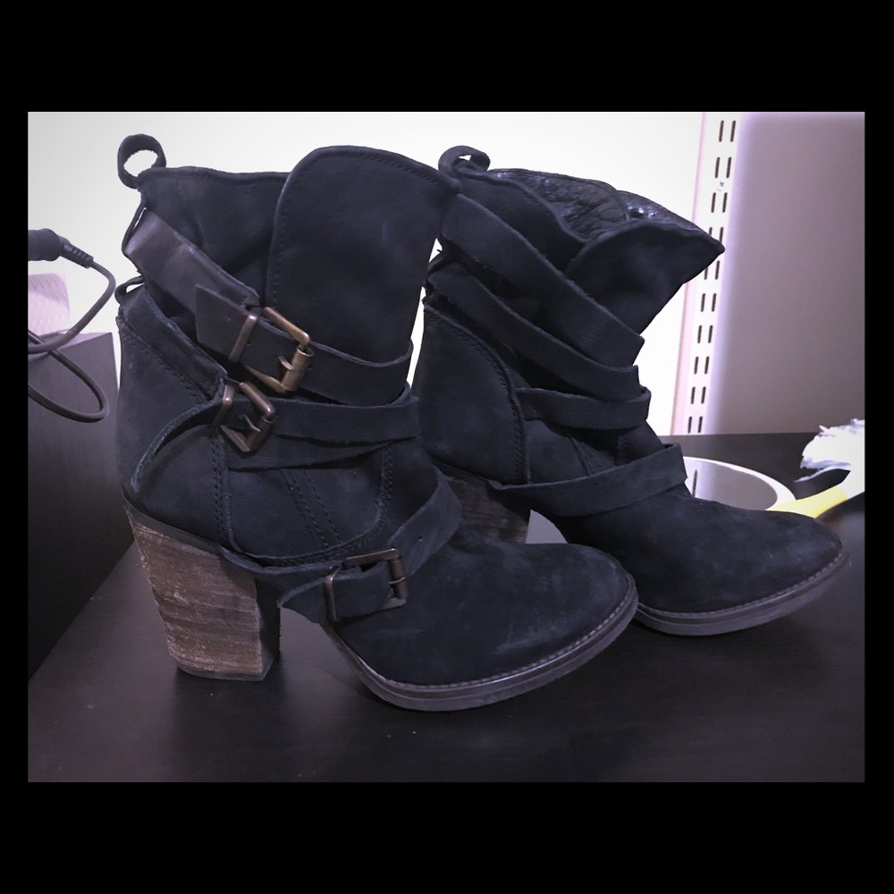 Steve Madden, booties. Gently used.