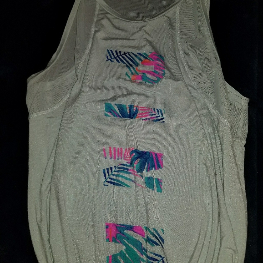 🚫traded Pink tank