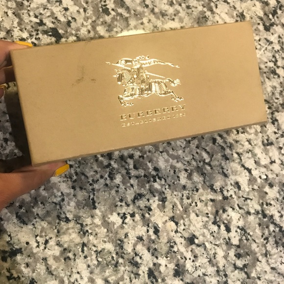 BRAND NEW - BURBERRY SUNGLASSES main image 4
