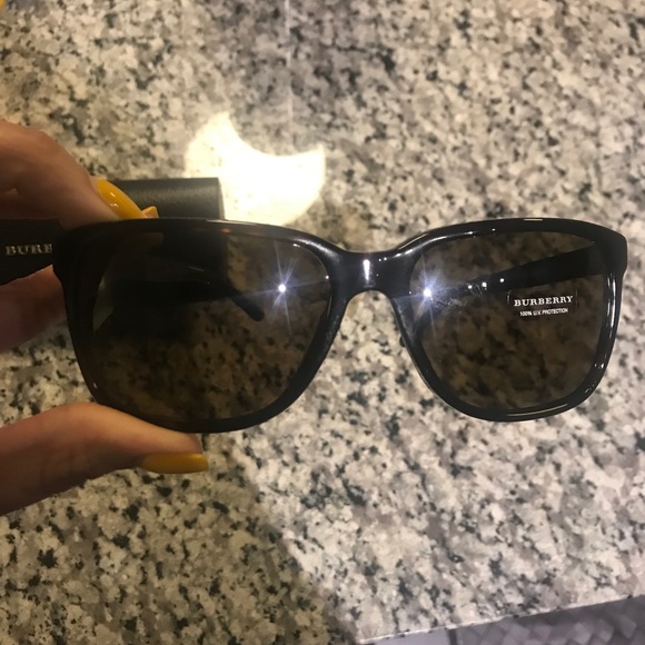 BRAND NEW - BURBERRY SUNGLASSES main image 5
