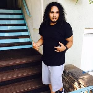 Meet your Posher, Nicholas