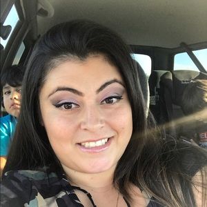 Meet your Posher, Alicia