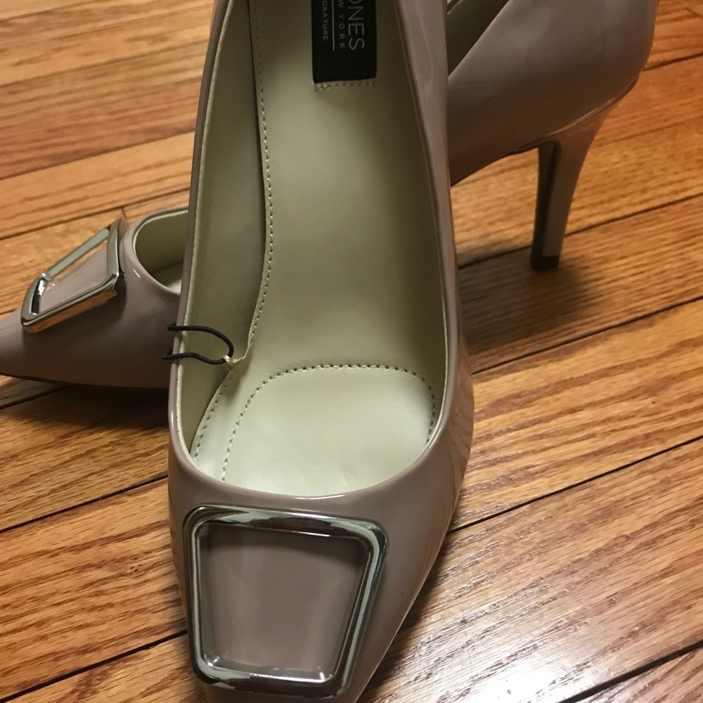 Shoes - Picture 6 of 6
