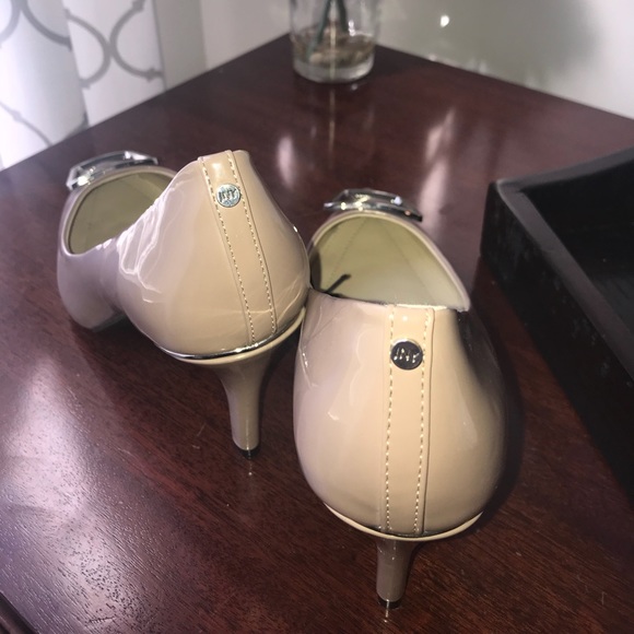 Shoes - Picture 2 of 6