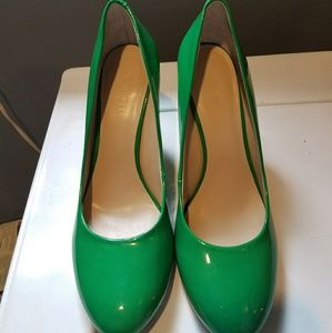 Nine West 7.5 M Kelly Green Heels