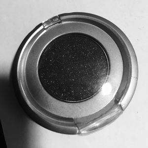 Herbal Palladio Eyeshadow color: black onyx