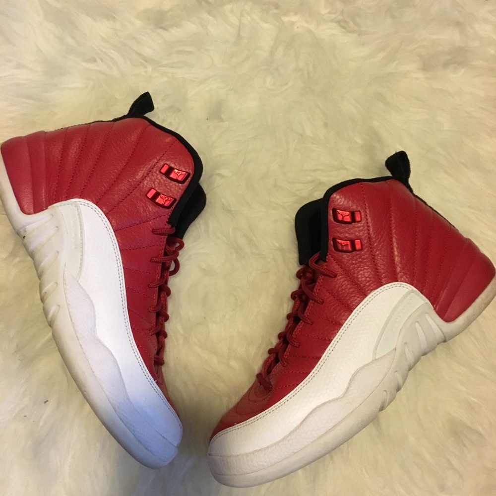 Jordan 12 alternate size 7y