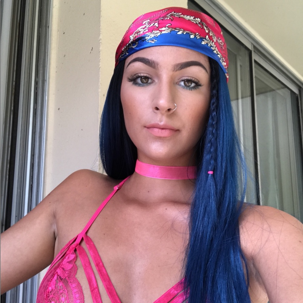 Meet your Posher, Jenna