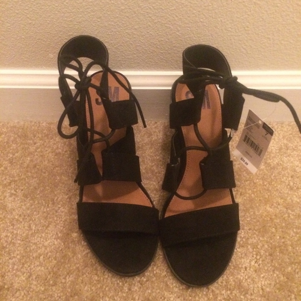 NWT black heels