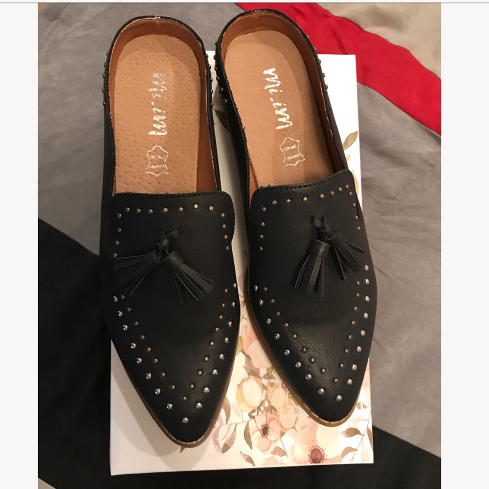 ✨SALE ✨ MiMi studded loafers