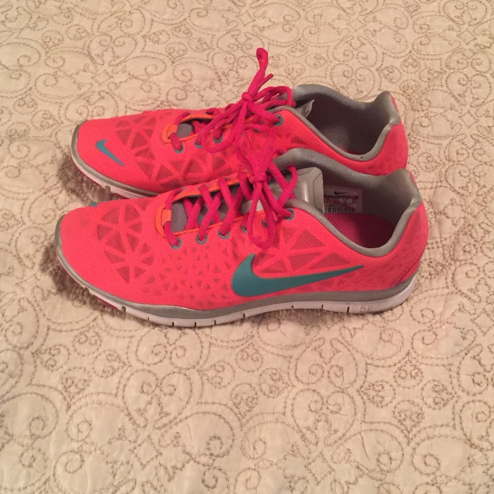 Nike Free Tennis Shoes