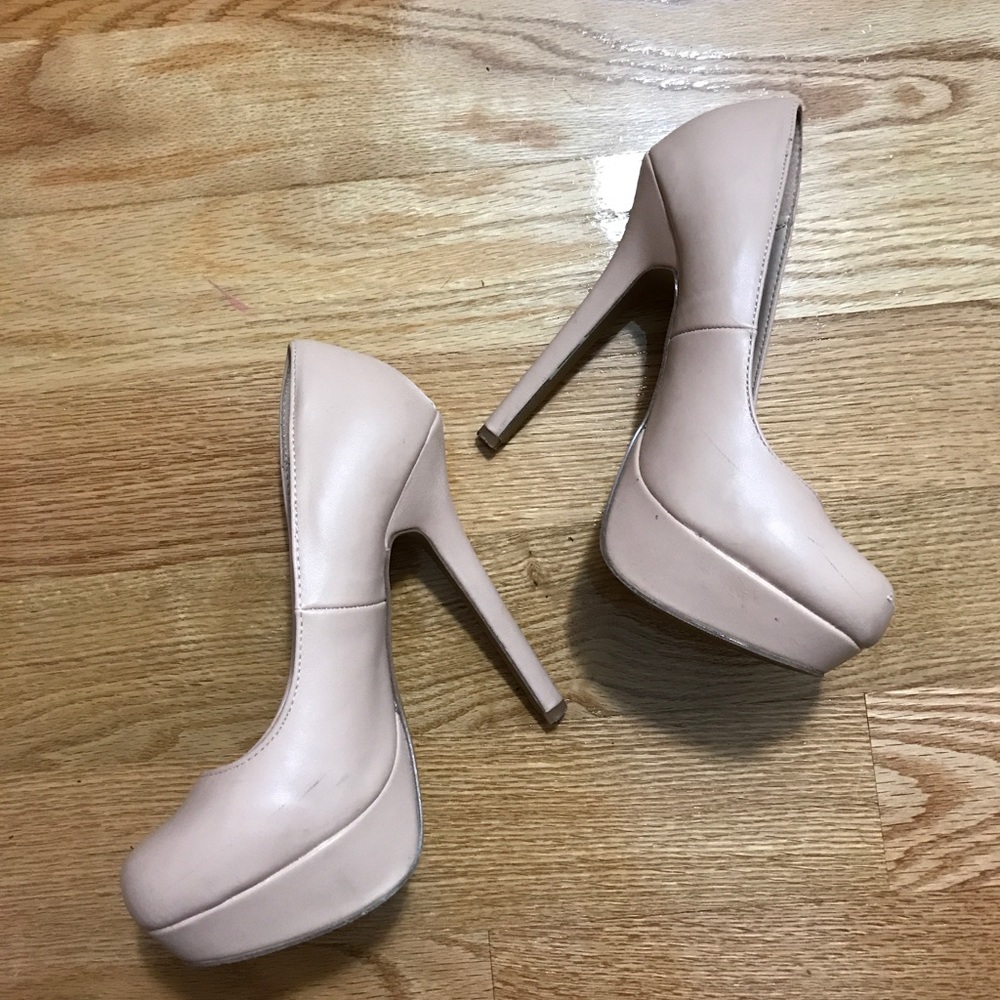 Pink pumps