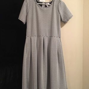 Black & White Chevron Amelia