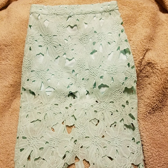 Nasty Gal Selene Lace Skirt size M - Picture 4 of 7