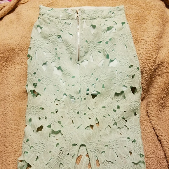 Nasty Gal Selene Lace Skirt size M - Picture 5 of 7