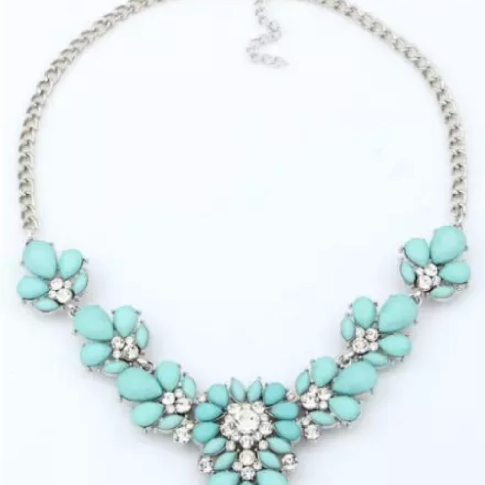 Statement necklace/choker