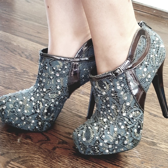 Eva & Zoe Shoes - Eva & Zoe Stilleto Papeete Grey platform bootie