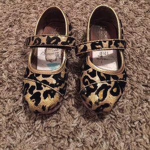 ❤️ SOLD ❤️Toddler Size 7 cheetahs Toms