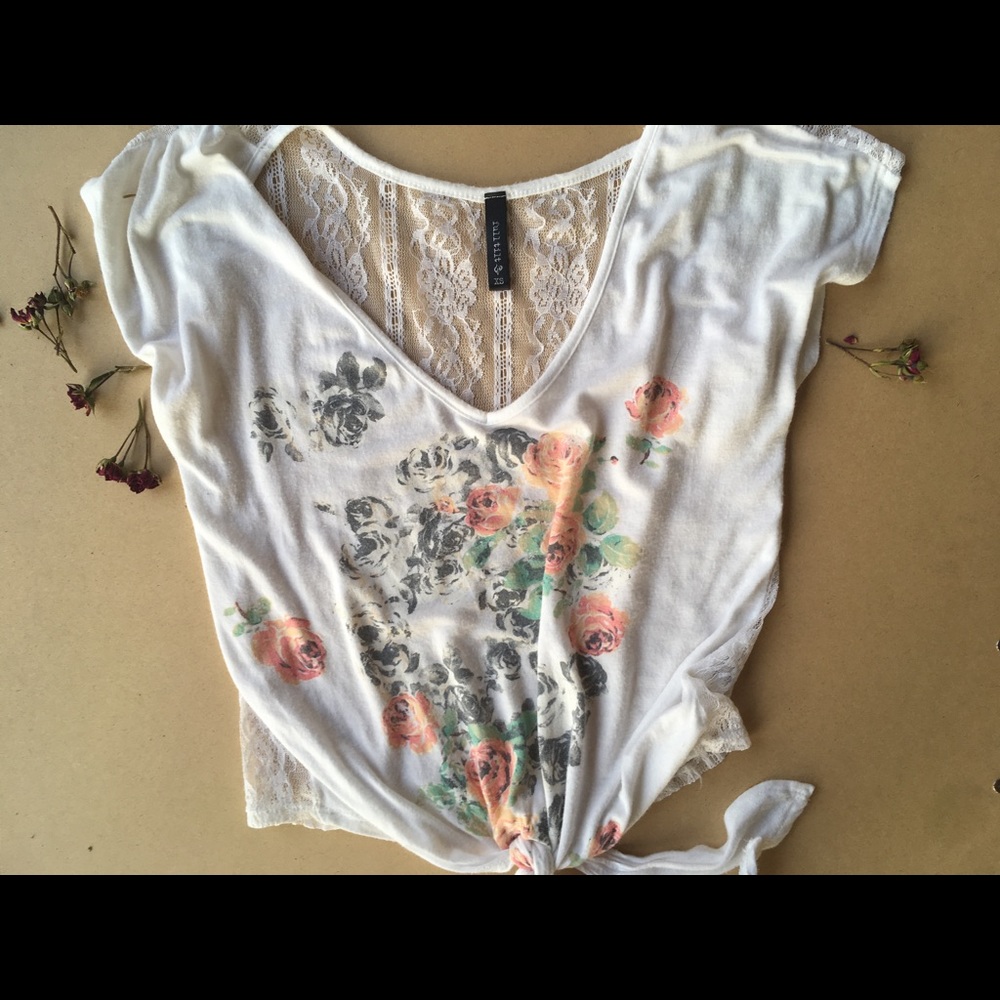Floral lace back TEE💐💐