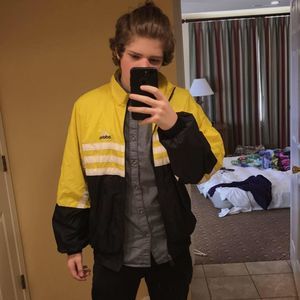 Meet your Posher, Blake