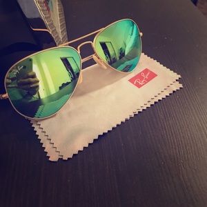 Green flash polarized Ray-Ban sunglasses Green flash polarized Ray-Ban sunglasses