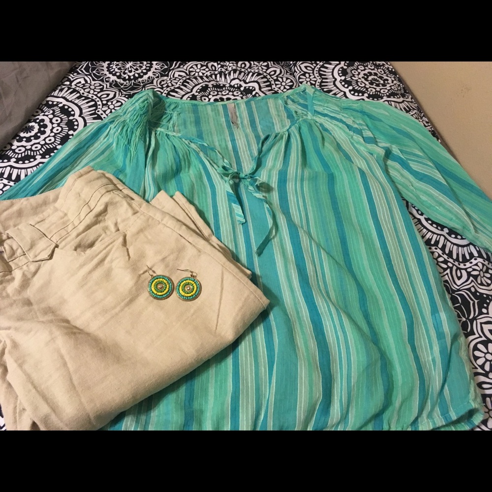 🌴☀️Old Navy XS lime /blue strip shirt! 🍀