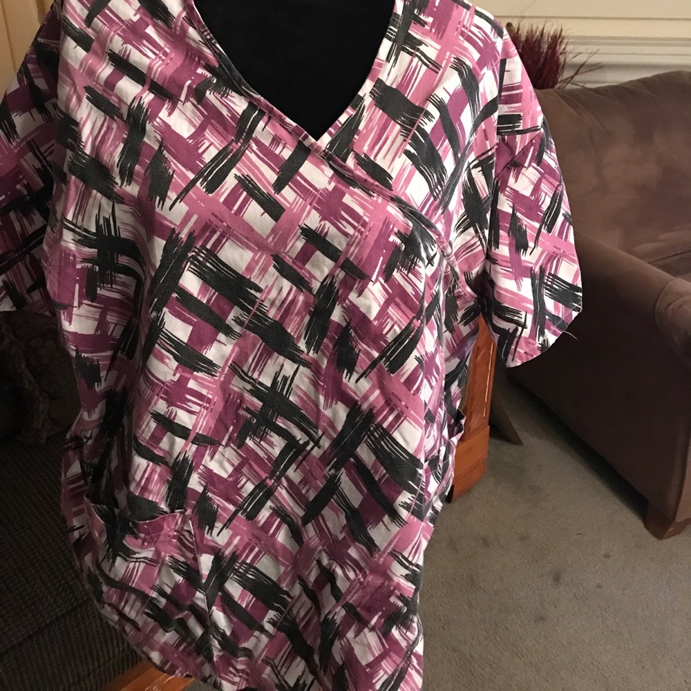 Scrub top