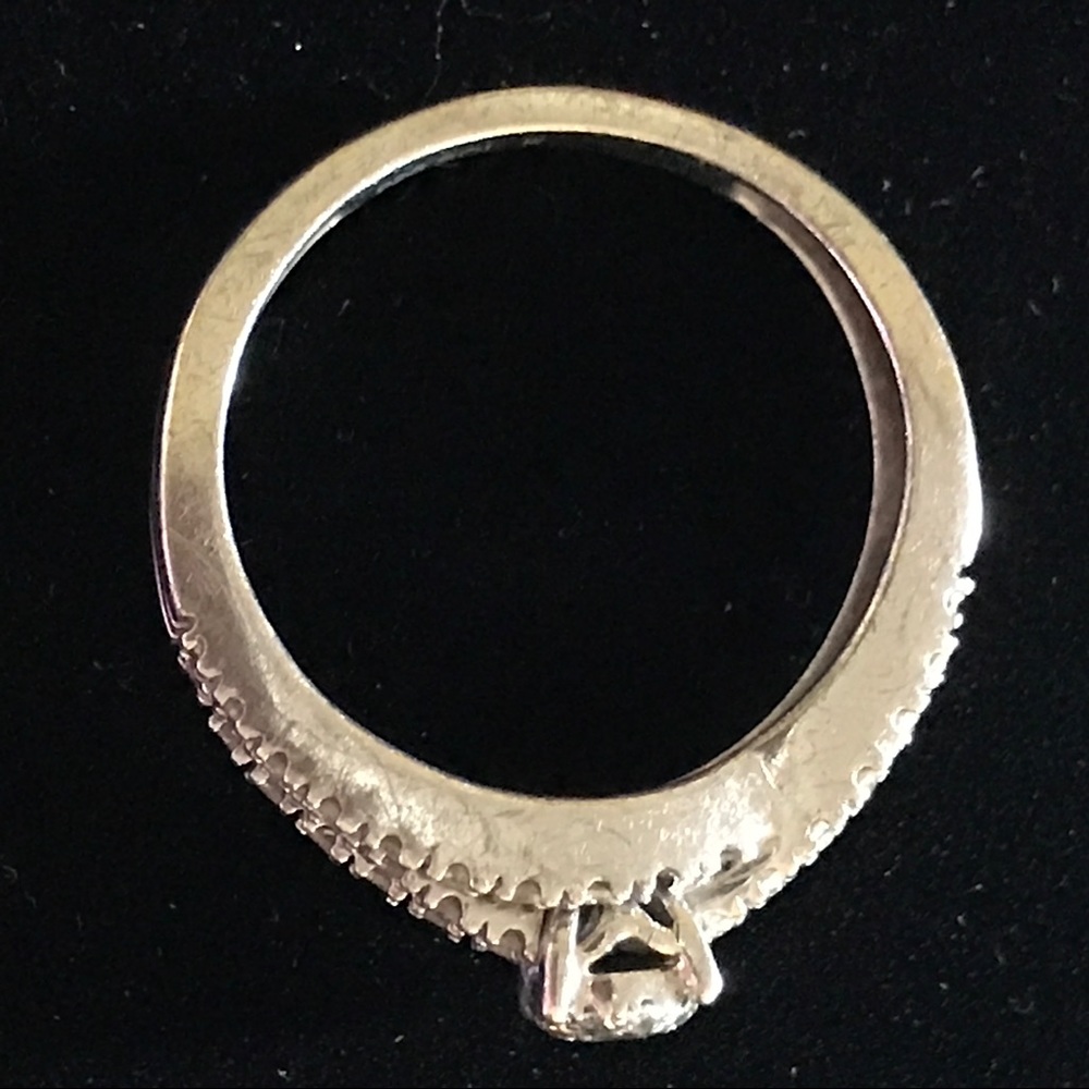 Size 7 diamond ring
