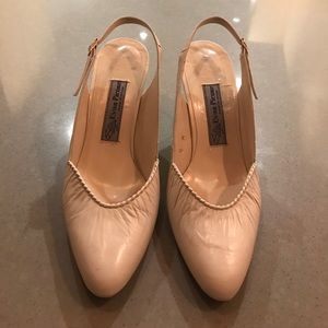 Vintage Evan Pinecone off white sling back heels