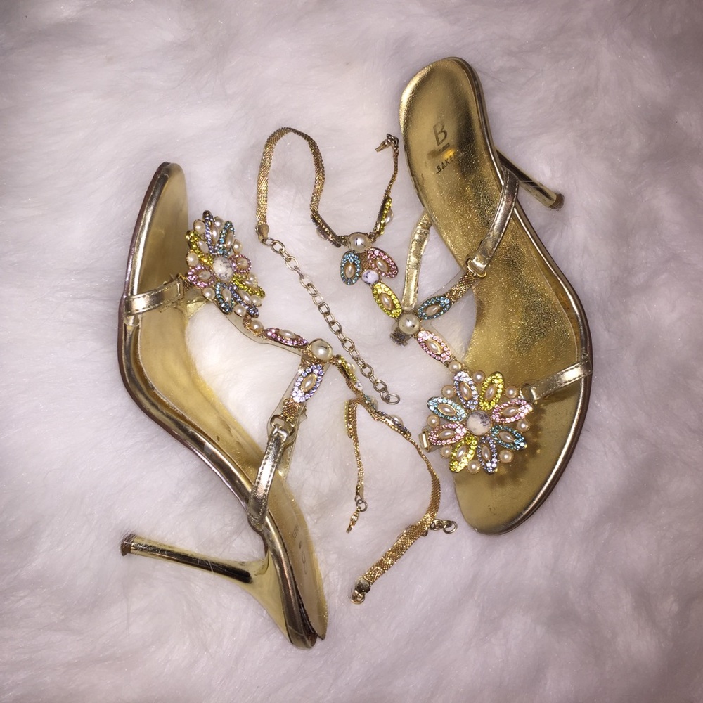 ❌SOLD❌ gold strappy sandal