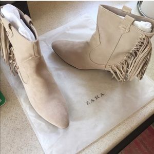 NEW 🎀 ZARA BEIGE COLOR ANKLE BOOTS NEW 🎀 ZARA BEIGE COLOR ANKLE BOOTS