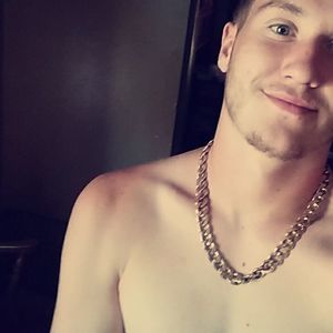 Meet your Posher, Dakota