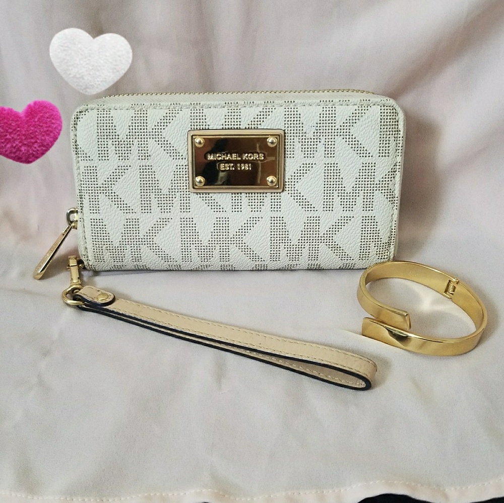 Michael Kors Wallet Wristlet