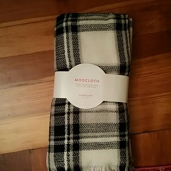 Modcloth Accessories - Modcloth Blanket Scarf
