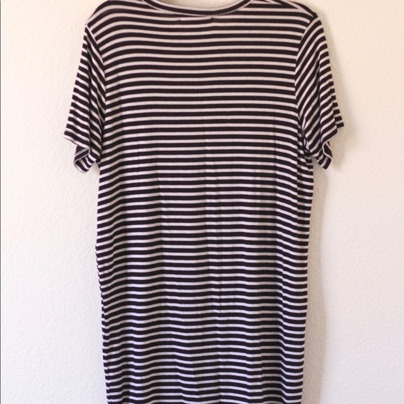 ☀️ Brandy Melville Striped Tee - Picture 3 of 4