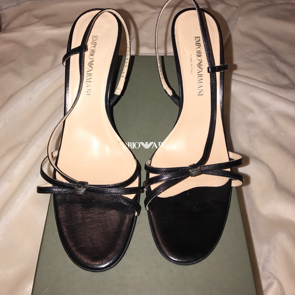 Emporio Armani. Black heel sandal.