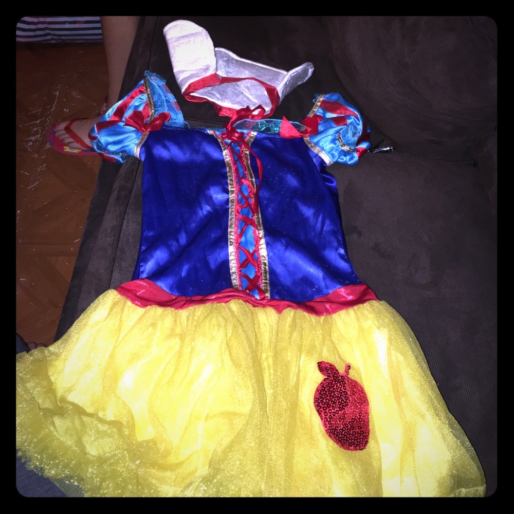 Snow White costume