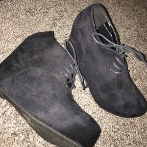 Black Wedges!!